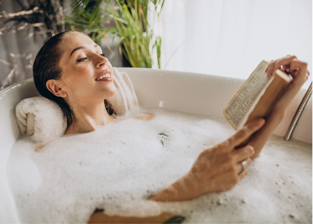 woman-relaxing-in-bath